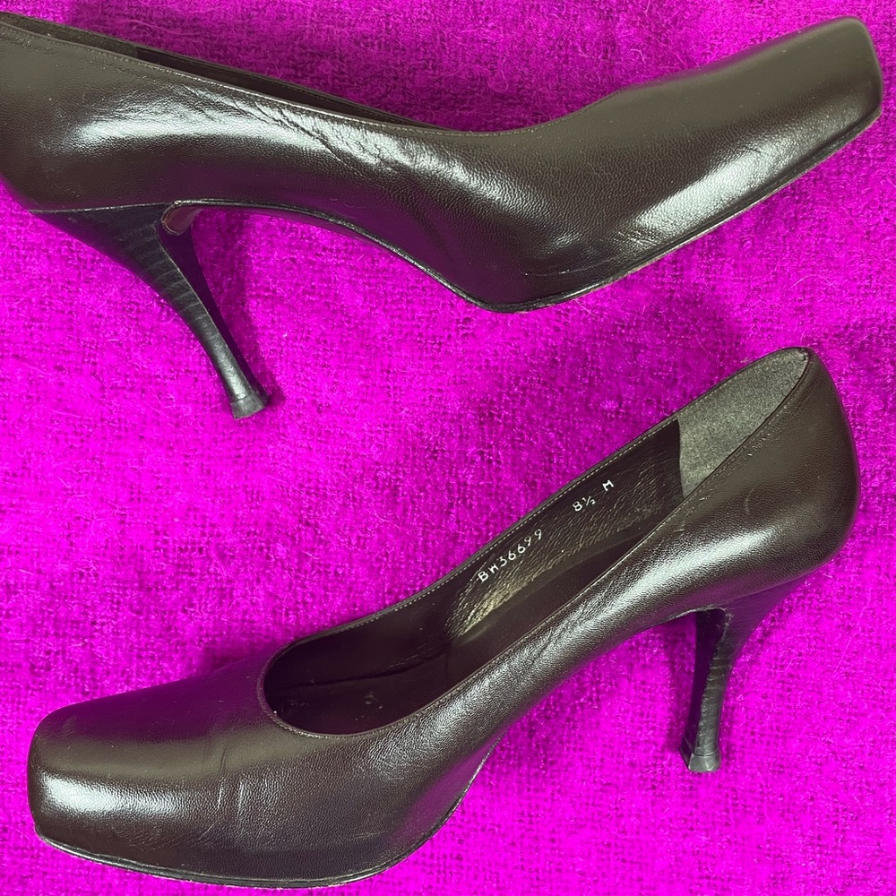 Stuart Weitzman Solid Brown Square Toe Heels 8.5m - image 2